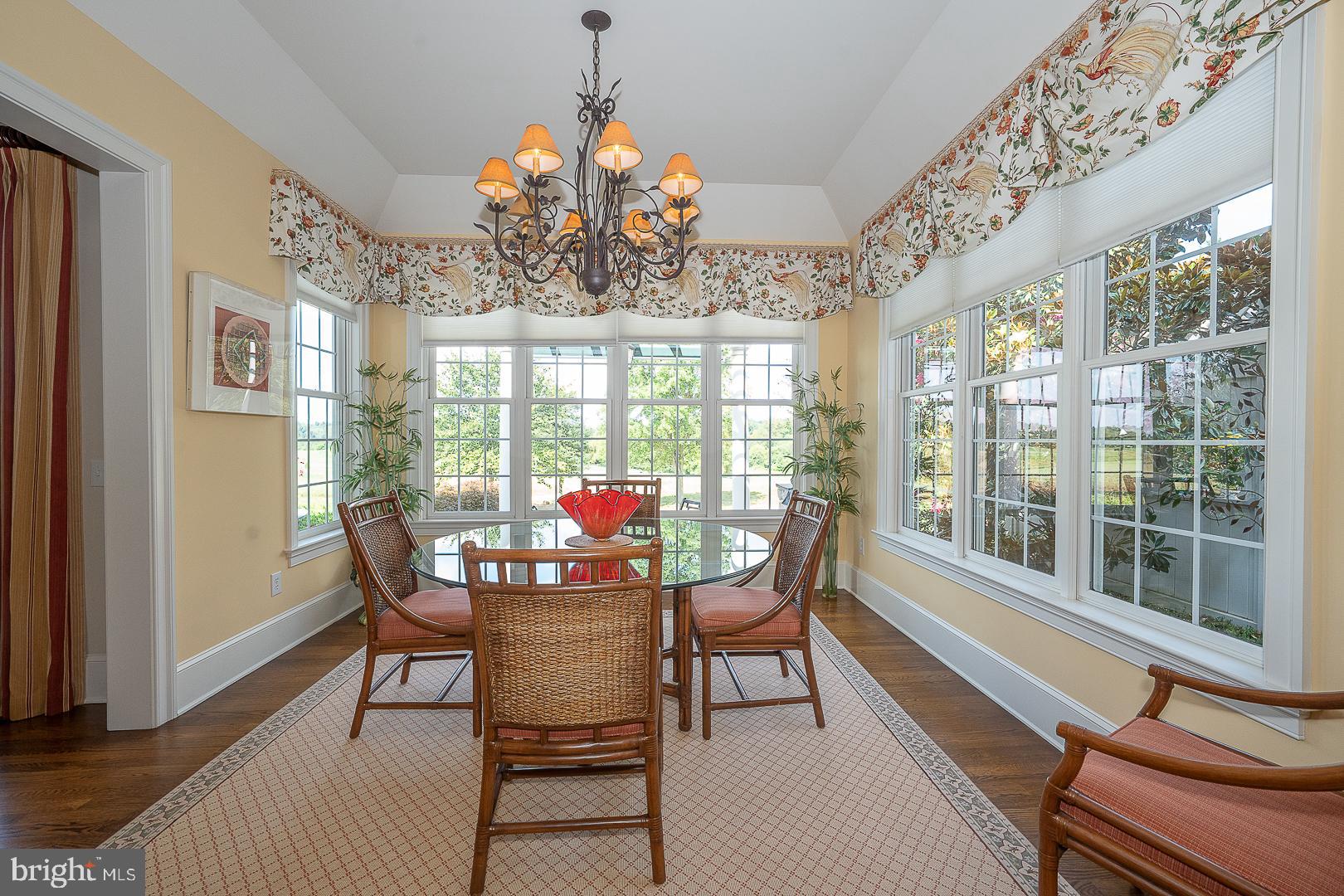 337 APPLEBROOK DRIVE