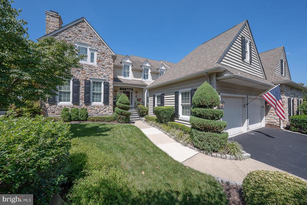 337 APPLEBROOK DRIVE