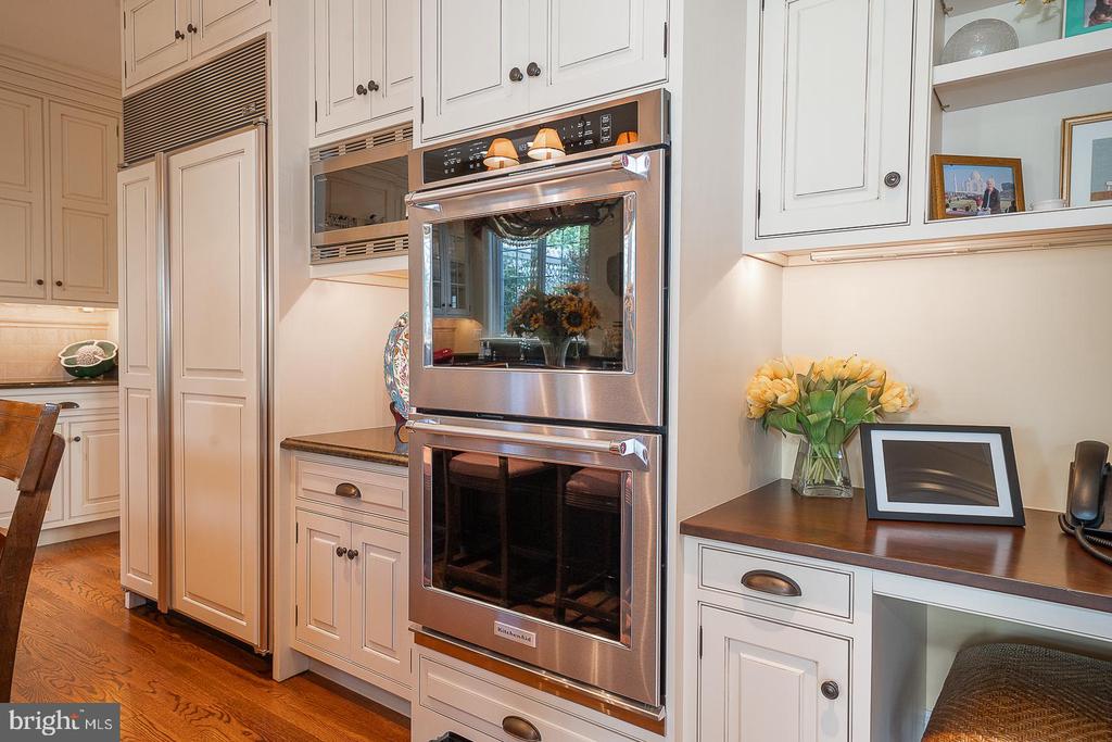 337 APPLEBROOK DRIVE