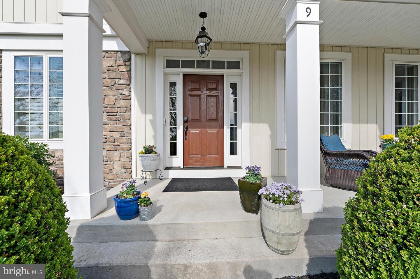 9 HADLEY LANE