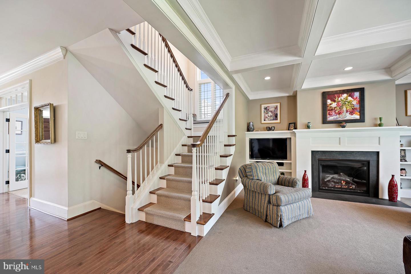 9 HADLEY LANE