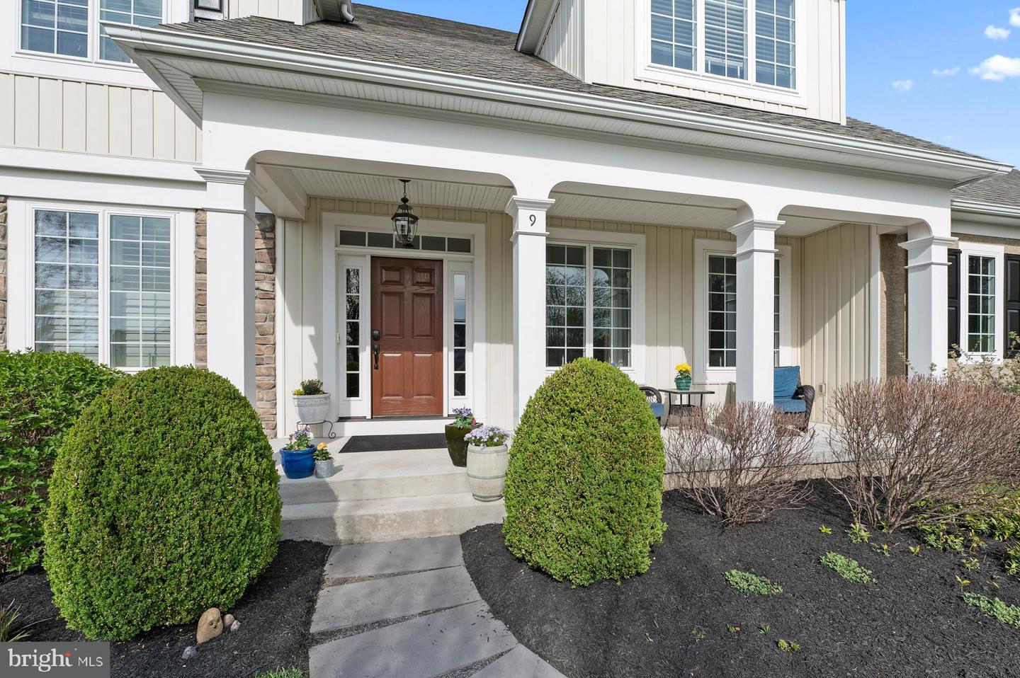 9 HADLEY LANE