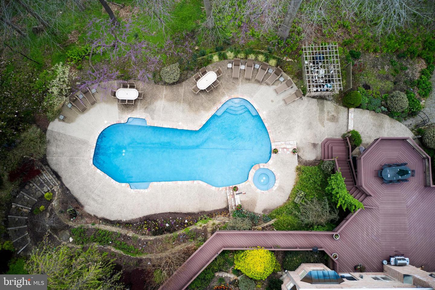 2 WINDBROOK DRIVE