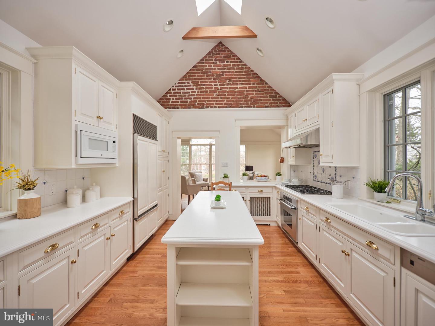 907 EAGLE ROAD