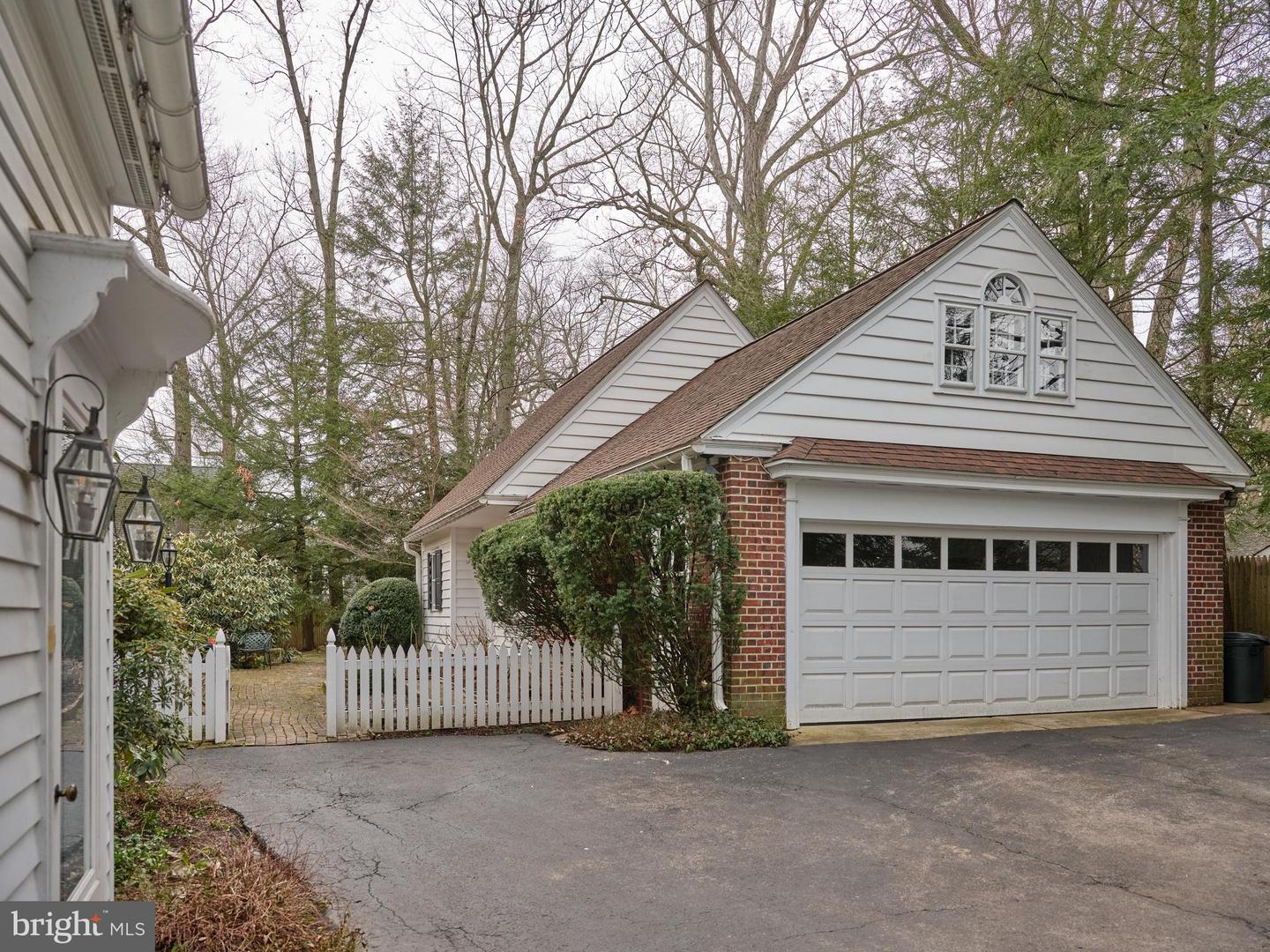 907 EAGLE ROAD