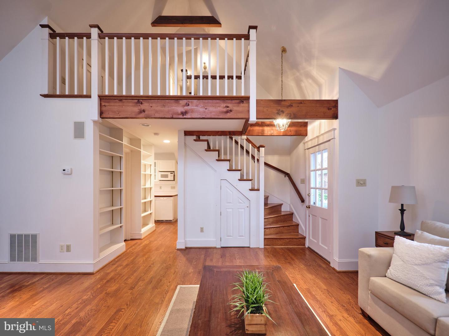 907 EAGLE ROAD