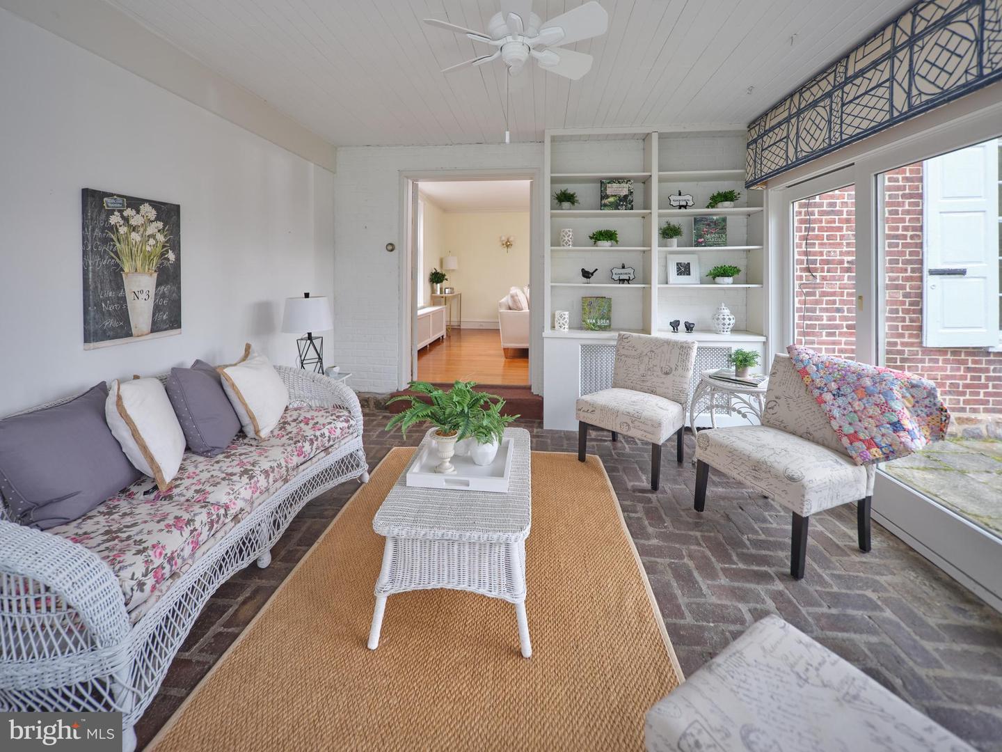 907 EAGLE ROAD