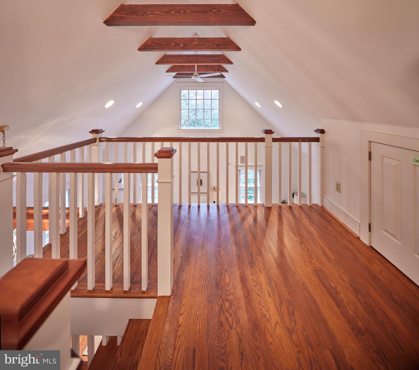 907 EAGLE ROAD