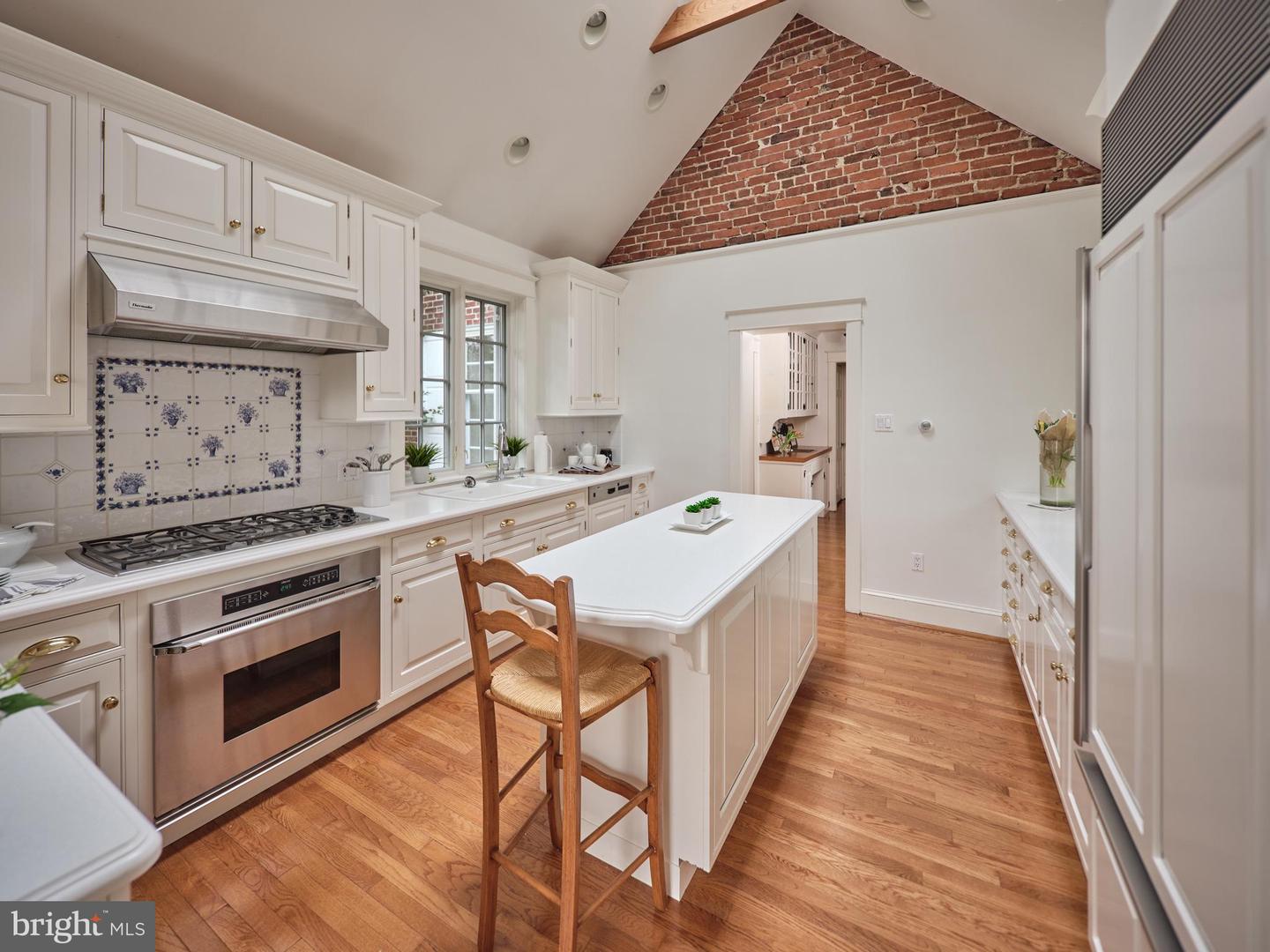 907 EAGLE ROAD