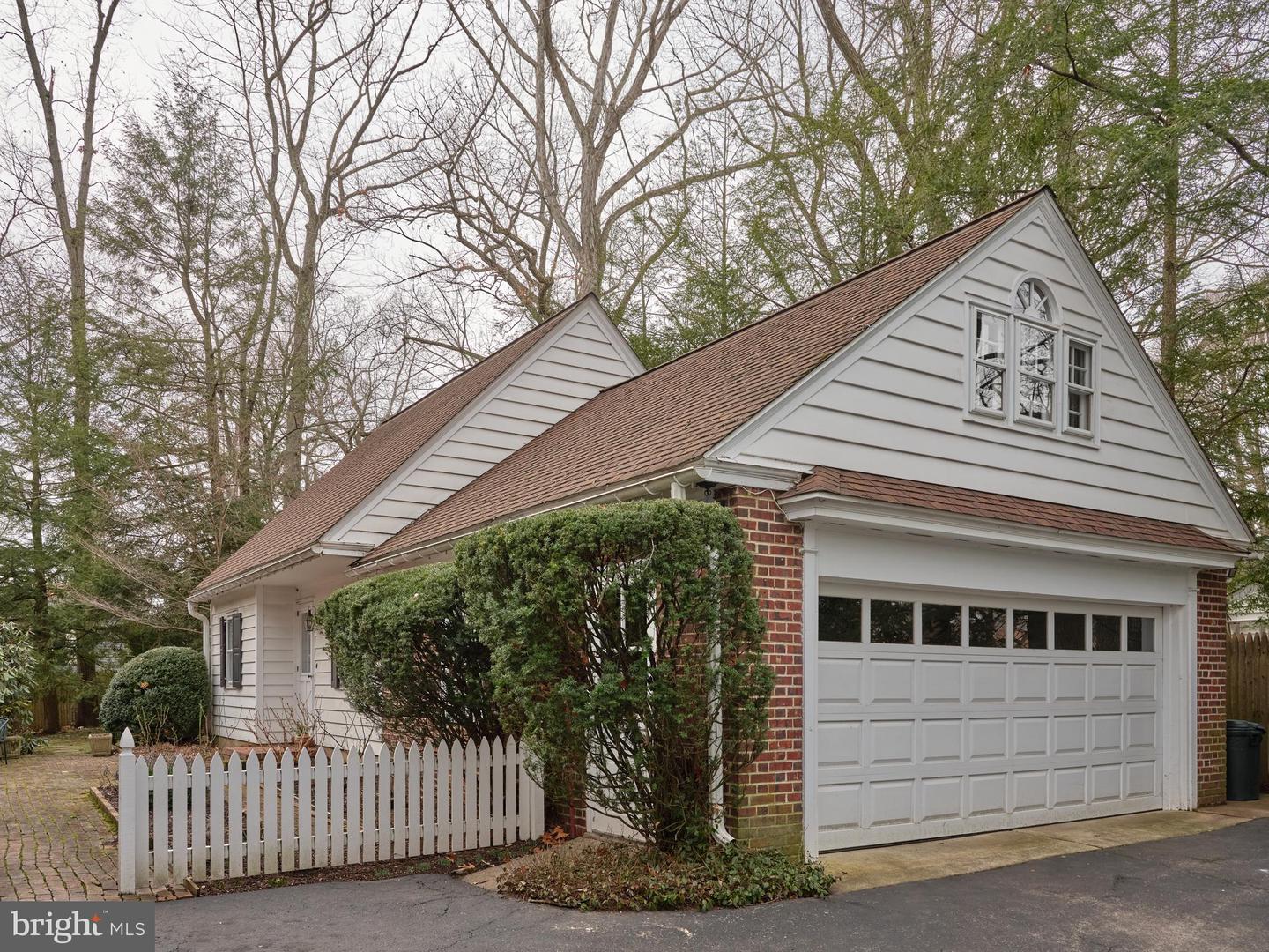 907 EAGLE ROAD