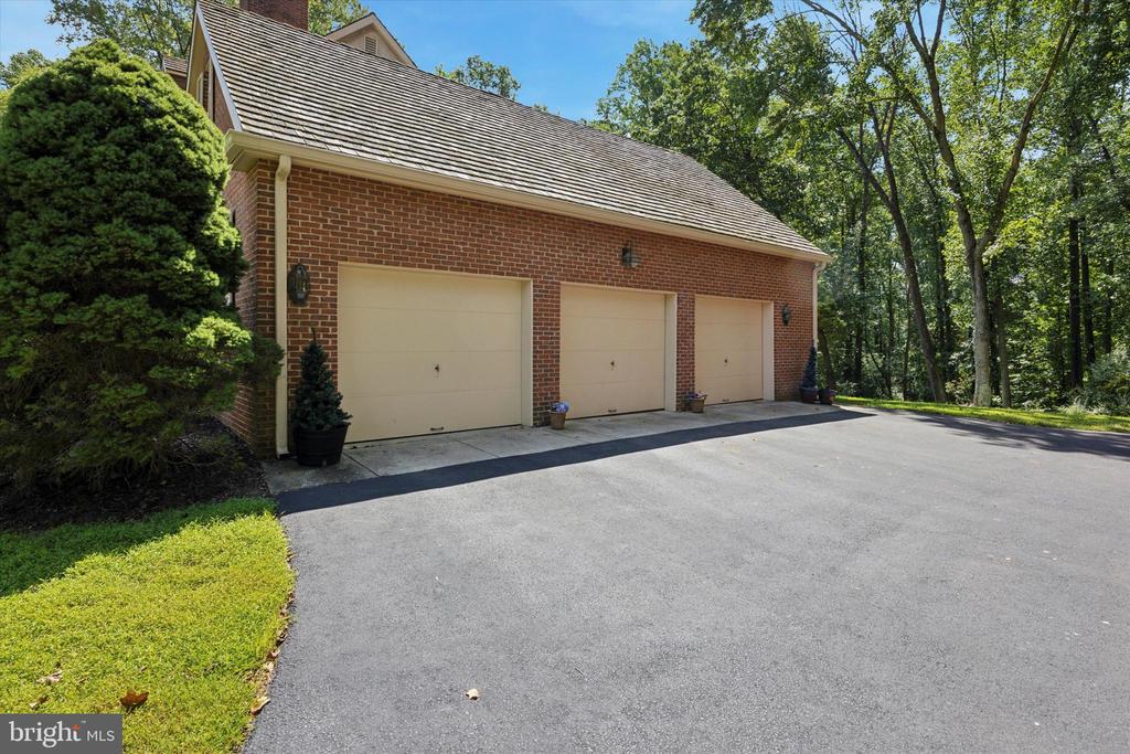 1 Lakeshore Dr