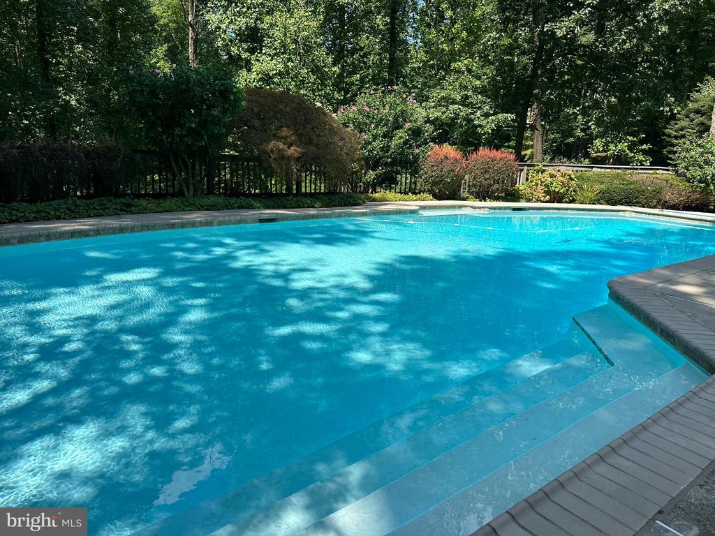 1 Lakeshore Dr
