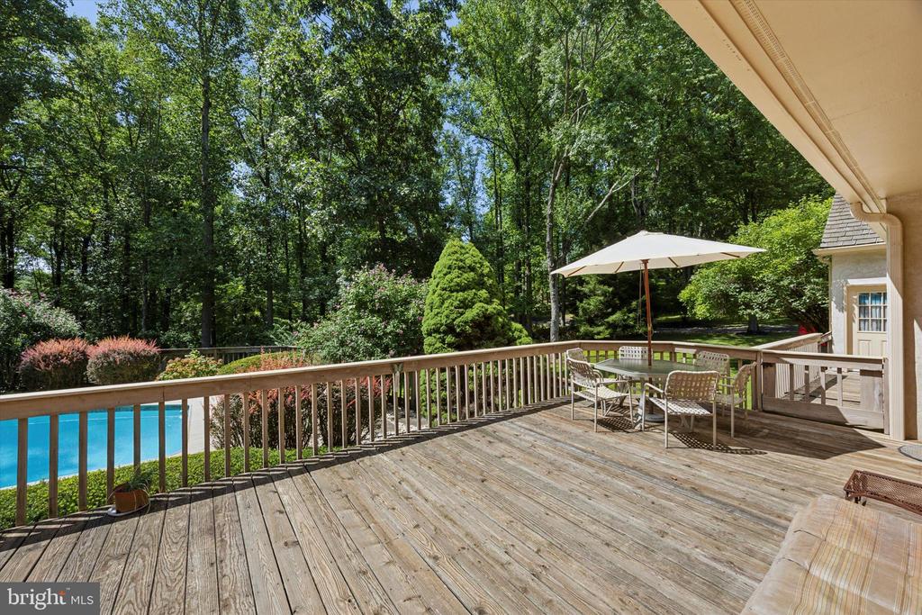 1 Lakeshore Dr