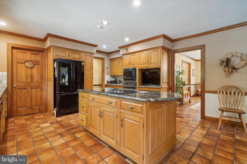 1 Lakeshore Dr