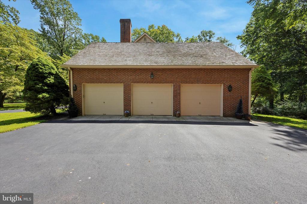 1 Lakeshore Dr