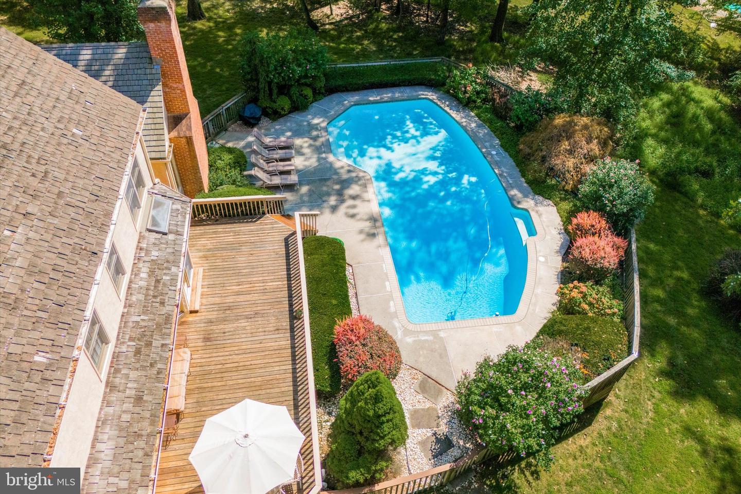 1 Lakeshore Dr
