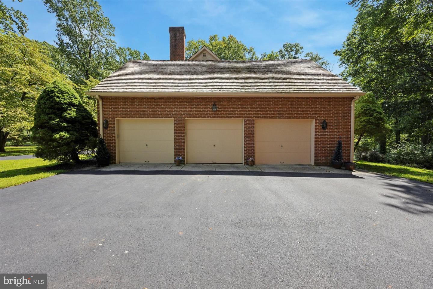 1 Lakeshore Dr