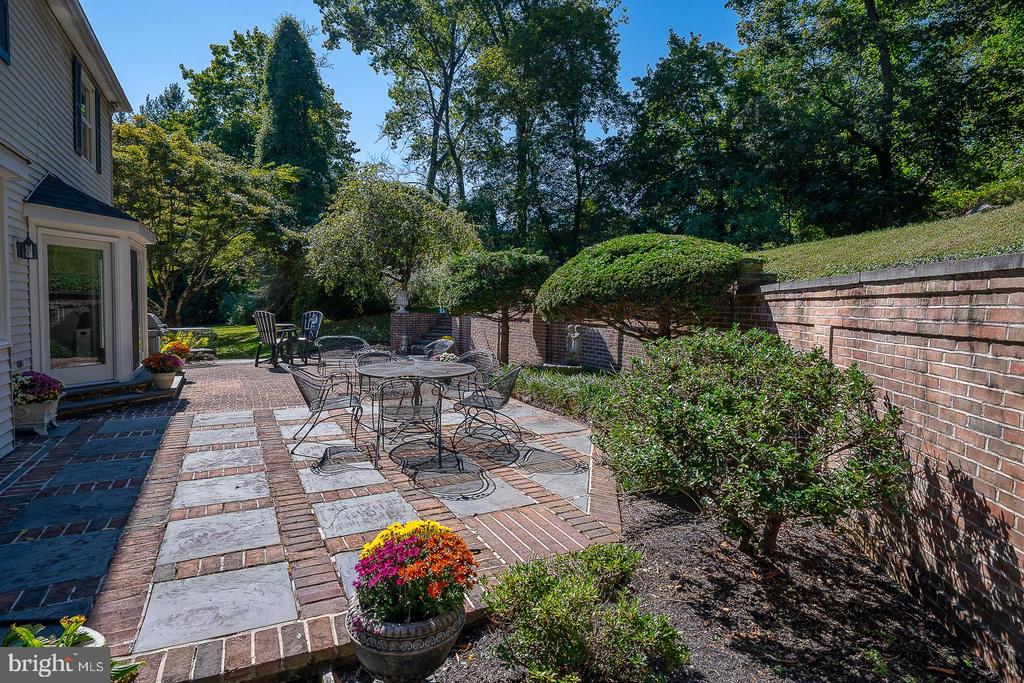 215 CORNELL DRIVE