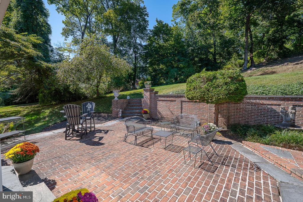 215 CORNELL DRIVE