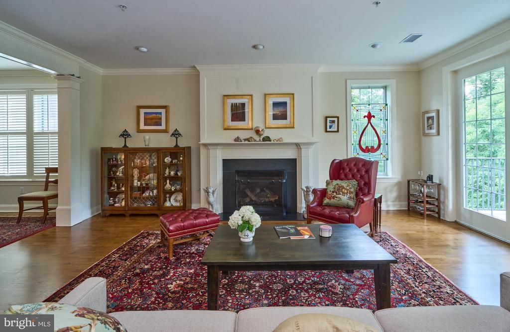 4203 PARKVIEW DRIVE