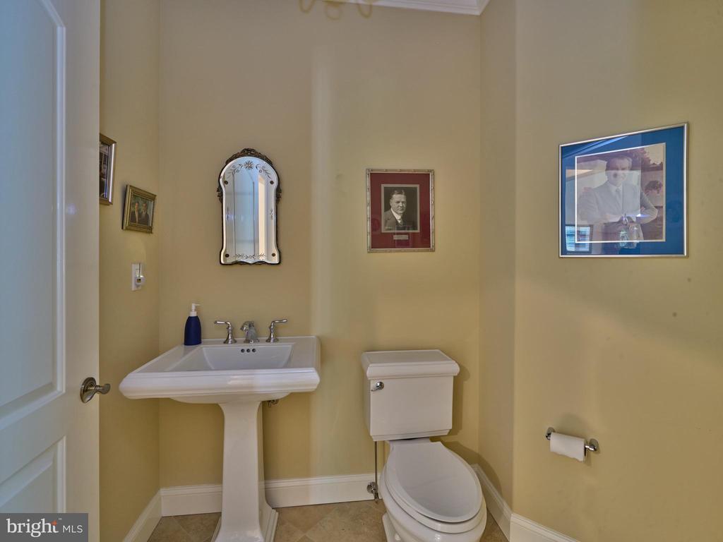 4203 PARKVIEW DRIVE
