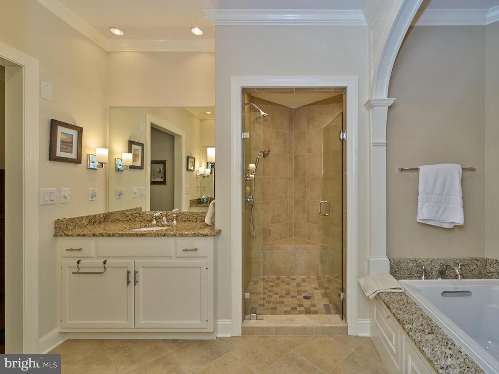 4203 PARKVIEW DRIVE