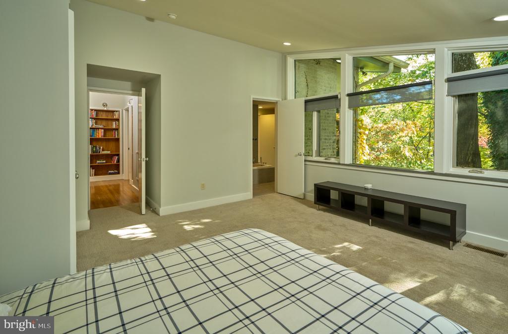 803 MAPLE GLEN ROAD