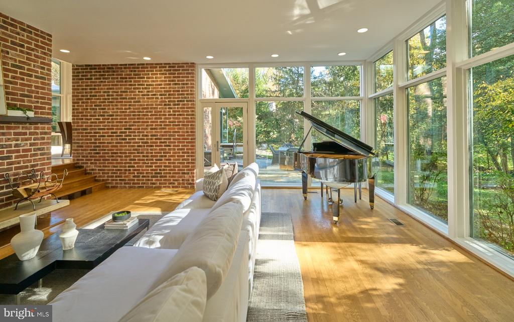 803 MAPLE GLEN ROAD