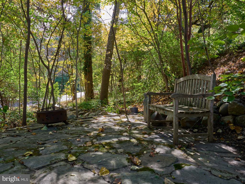 803 MAPLE GLEN ROAD