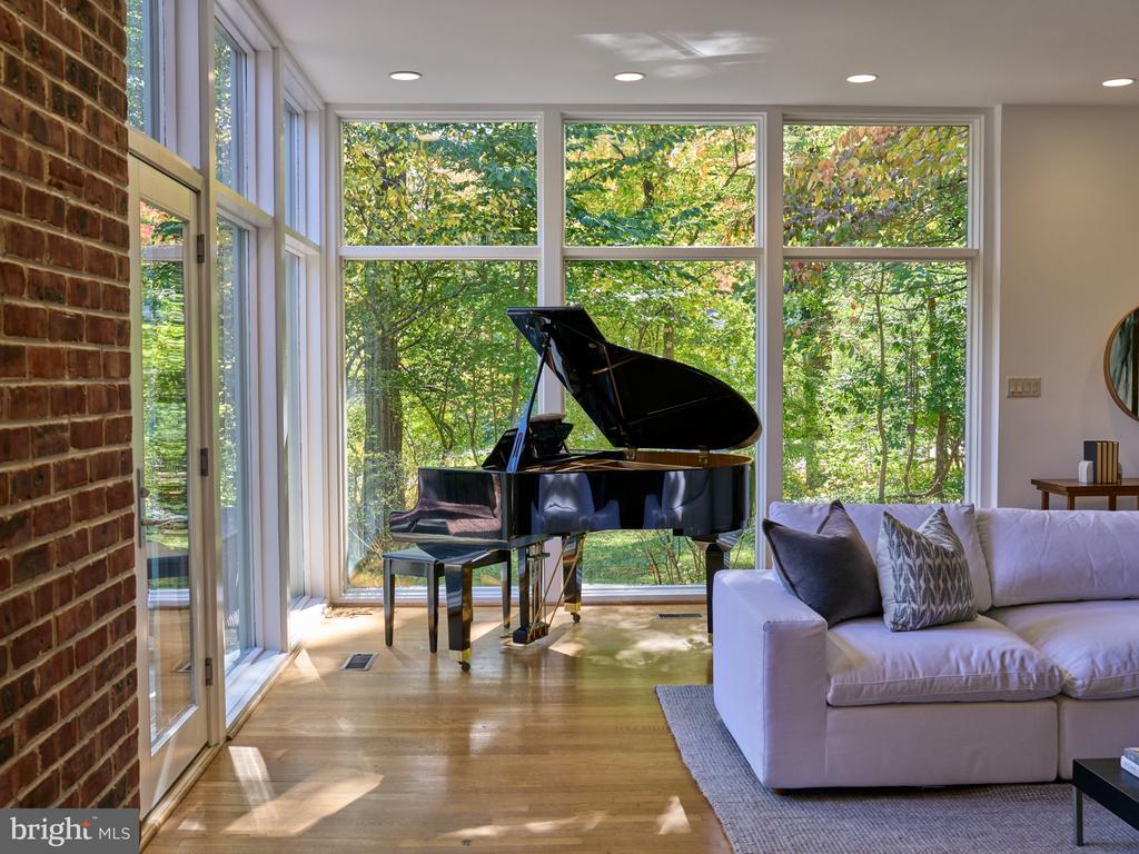803 MAPLE GLEN ROAD