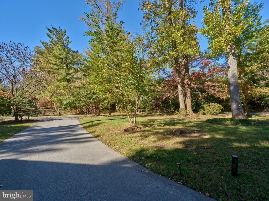 803 MAPLE GLEN ROAD