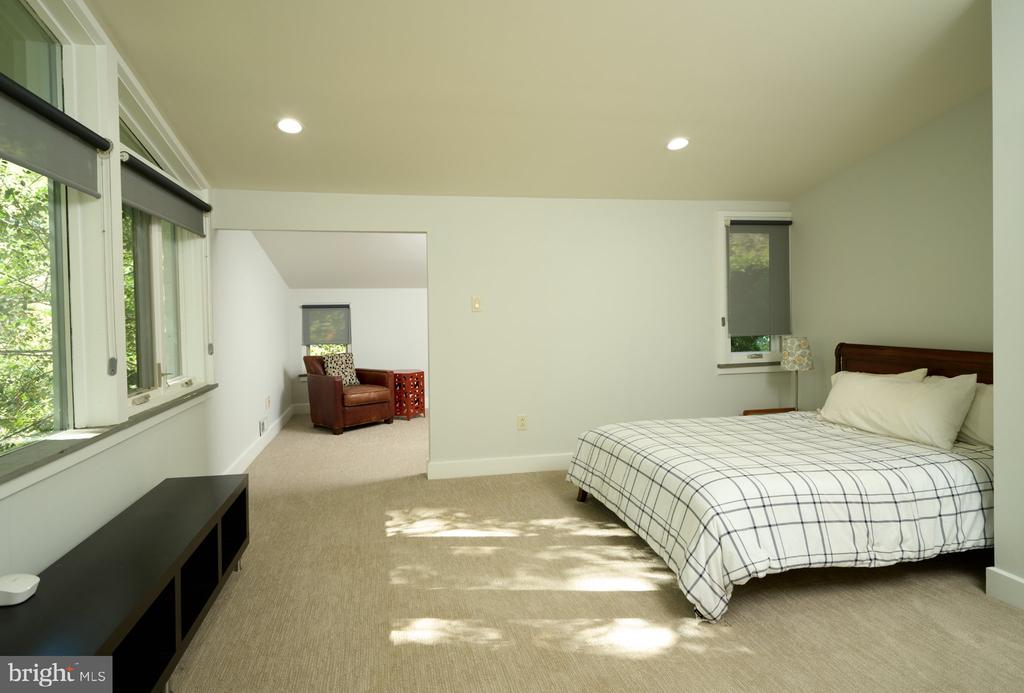 803 MAPLE GLEN ROAD