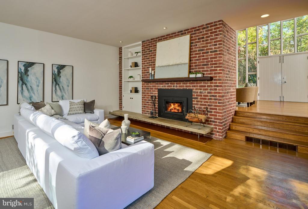 803 MAPLE GLEN ROAD