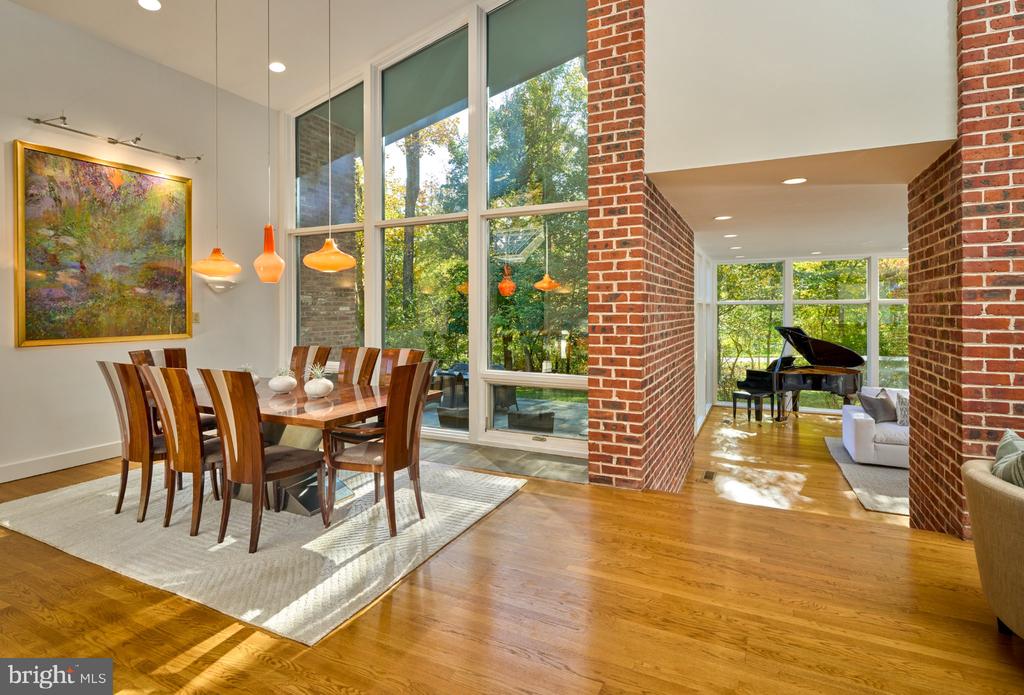 803 MAPLE GLEN ROAD