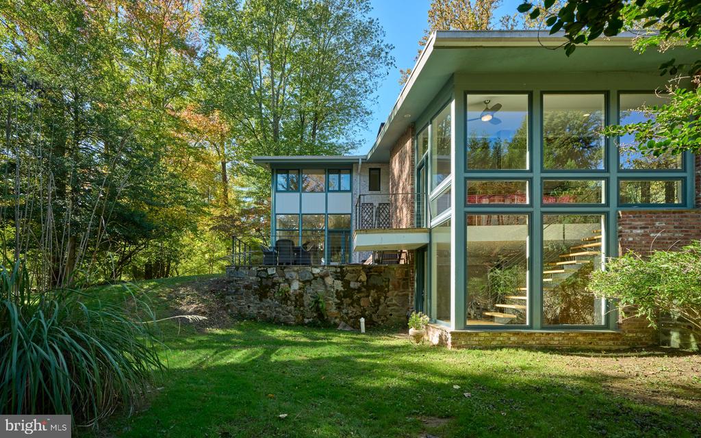 803 MAPLE GLEN ROAD
