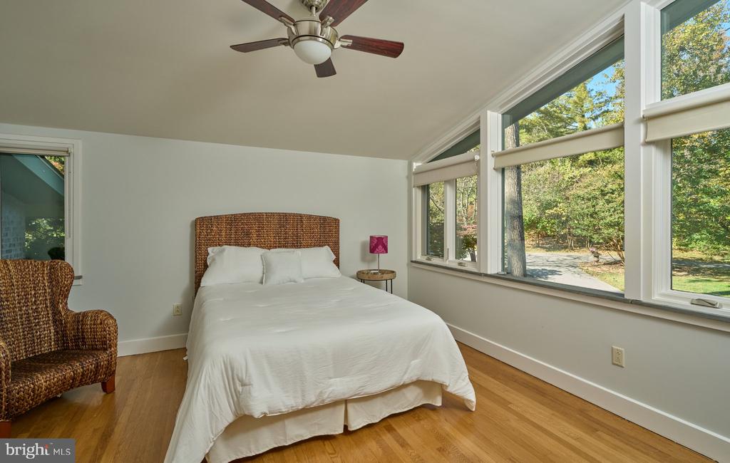 803 MAPLE GLEN ROAD