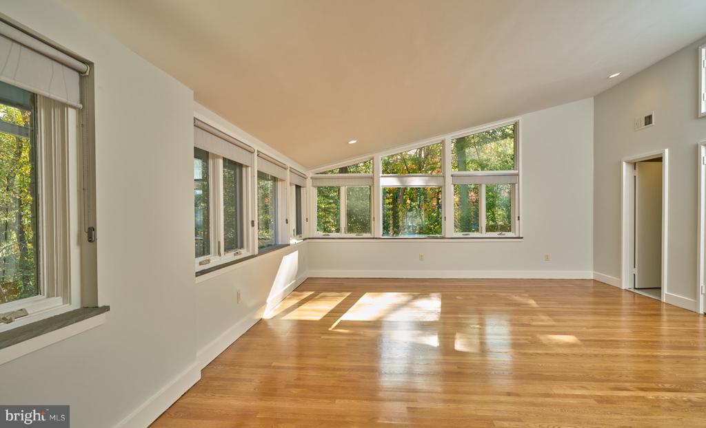 803 MAPLE GLEN ROAD
