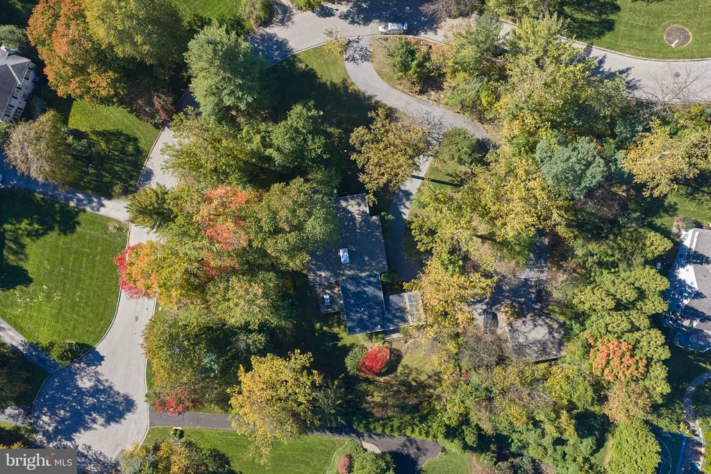 803 MAPLE GLEN ROAD