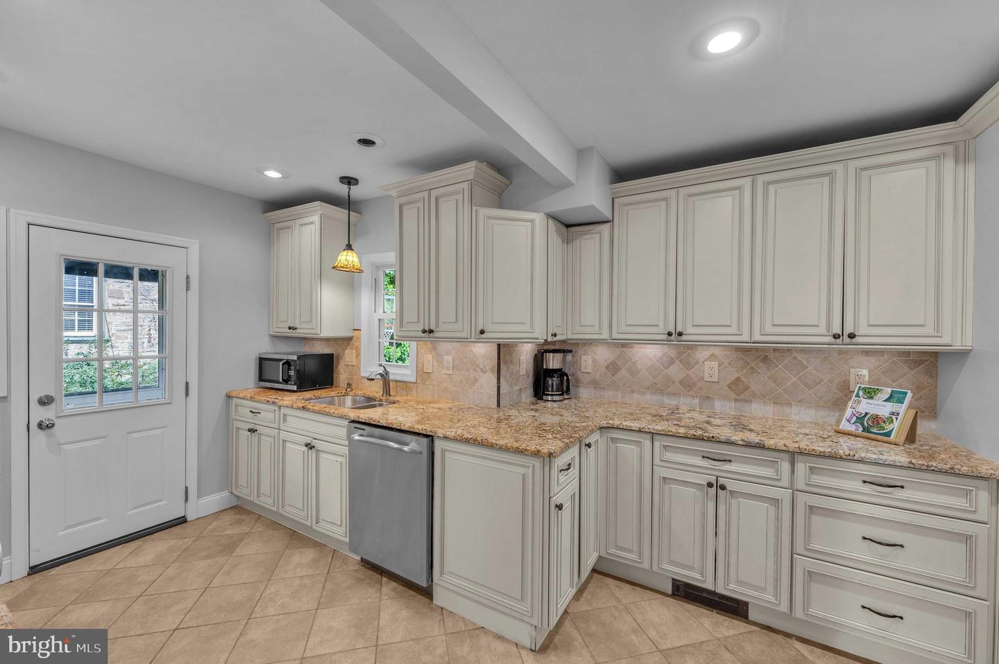 5 W AMHERST ROAD