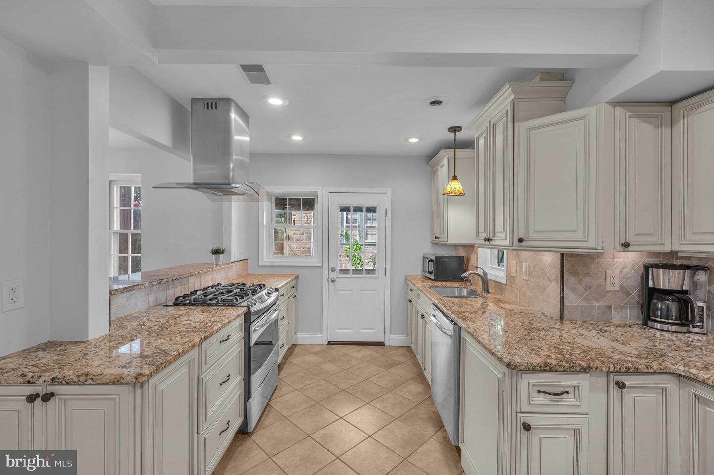 5 W AMHERST ROAD