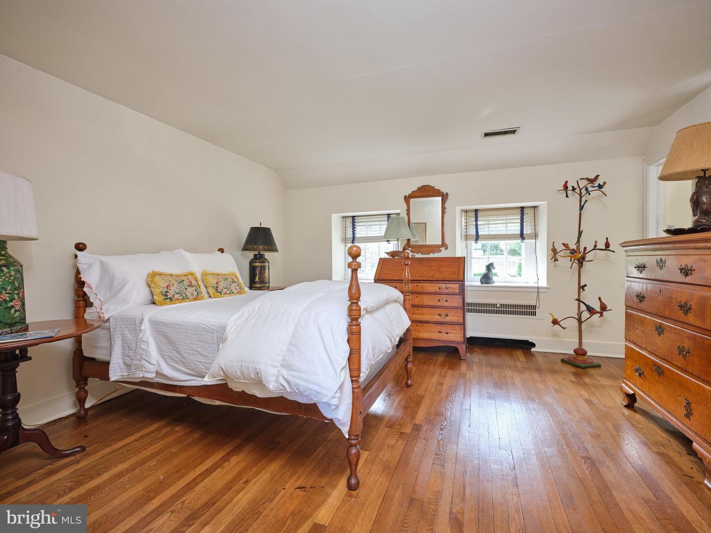 933 OLD GULPH ROAD