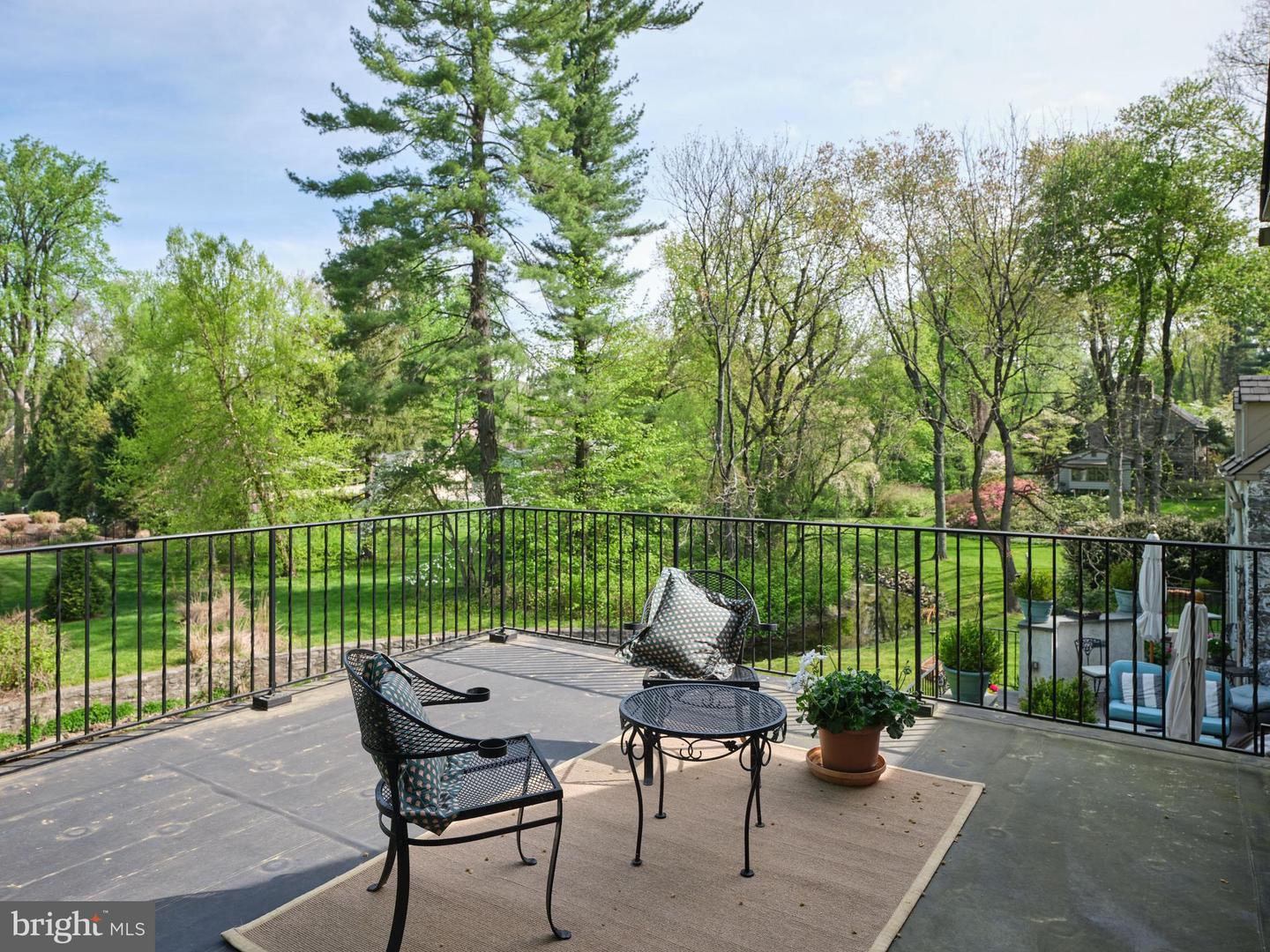 933 OLD GULPH ROAD