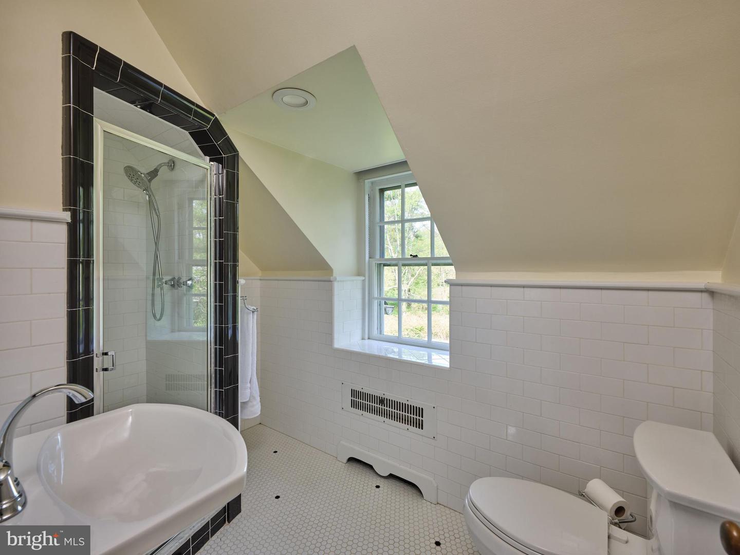933 OLD GULPH ROAD