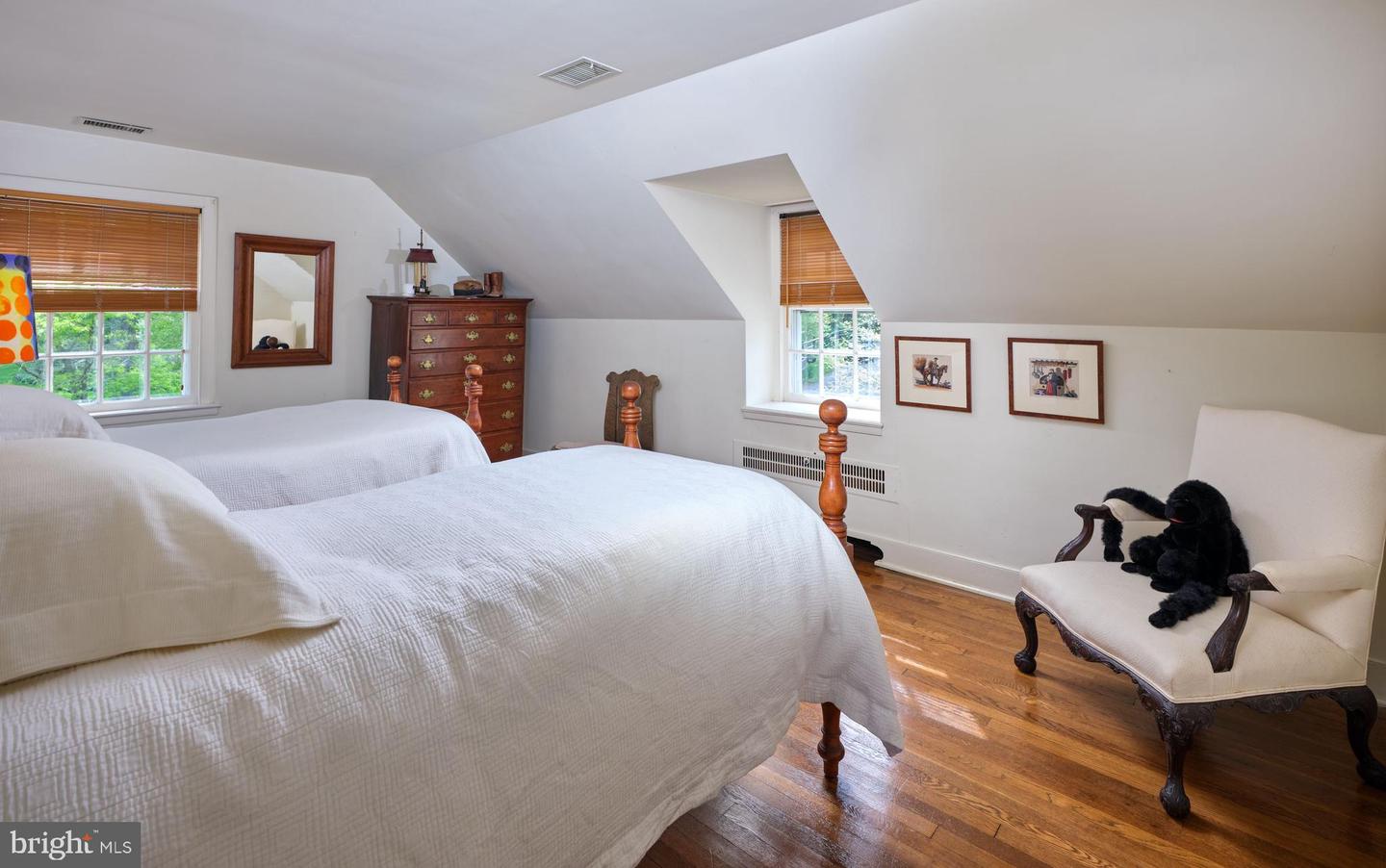 933 OLD GULPH ROAD