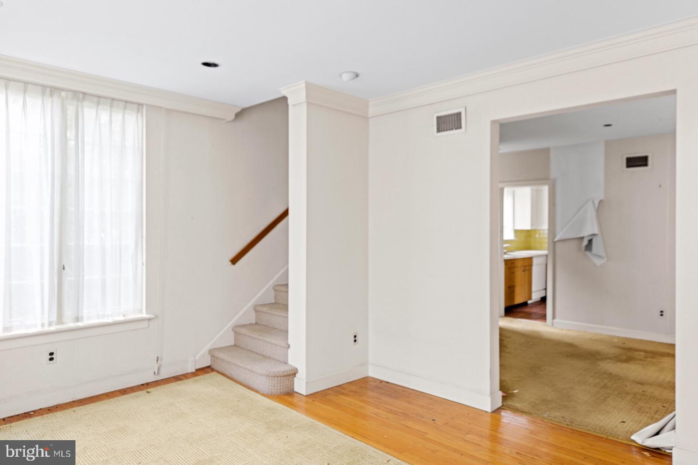 32 N Buck LANE