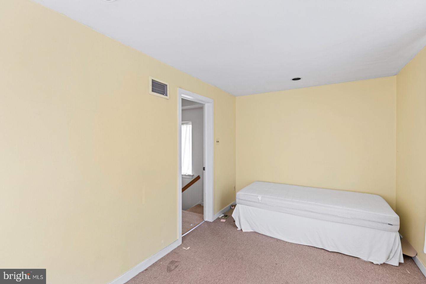 32 N Buck LANE