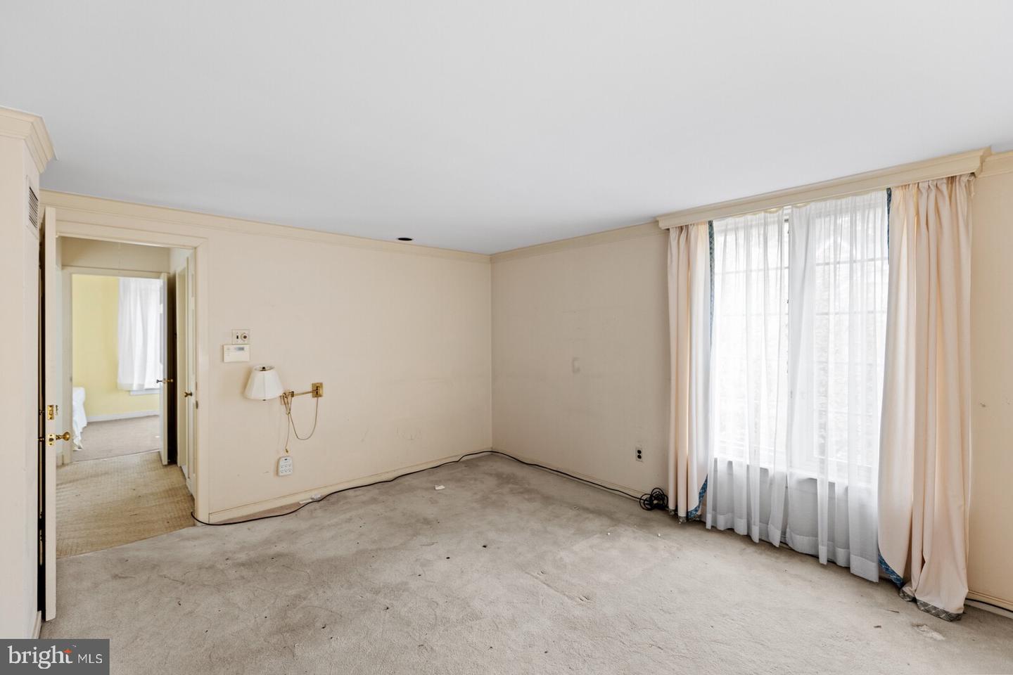 32 N Buck LANE