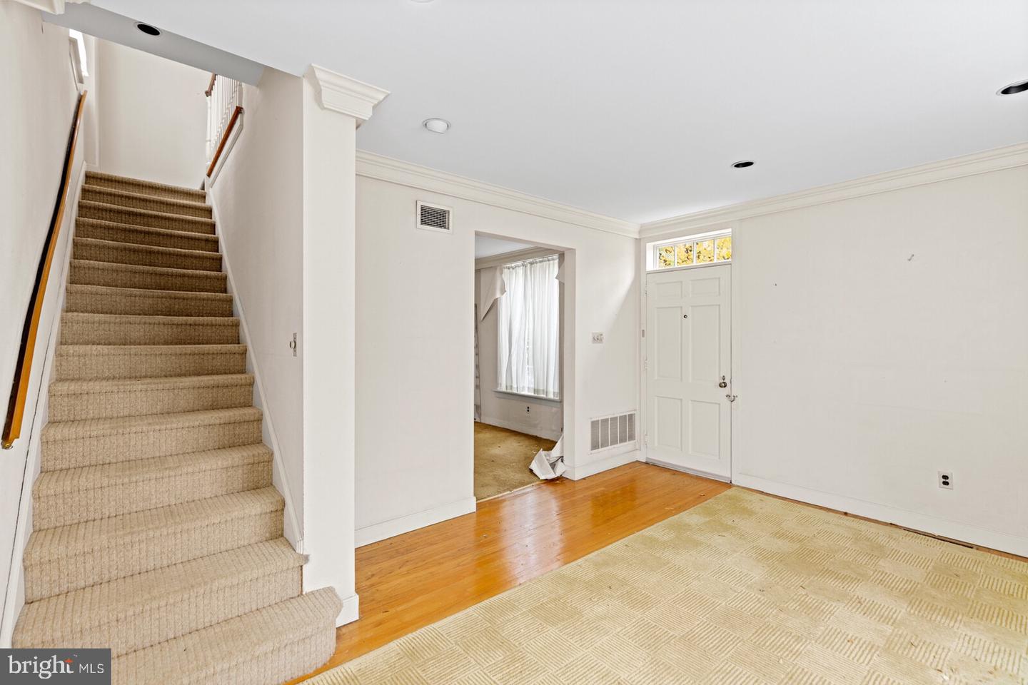 32 N Buck LANE