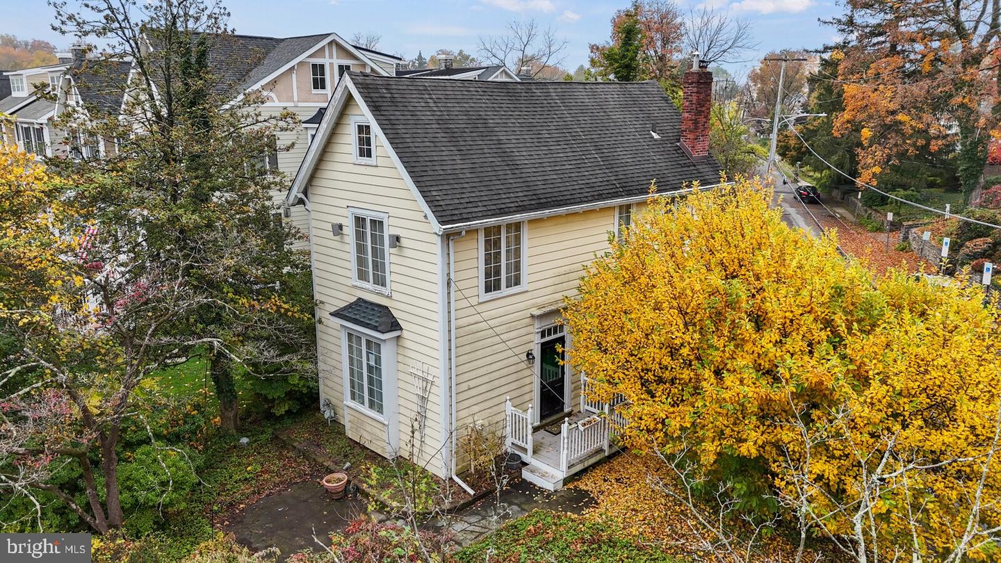 32 N Buck LANE