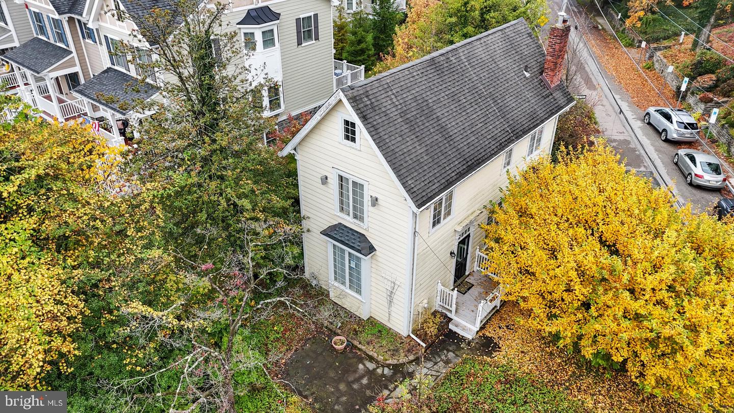 32 N Buck LANE